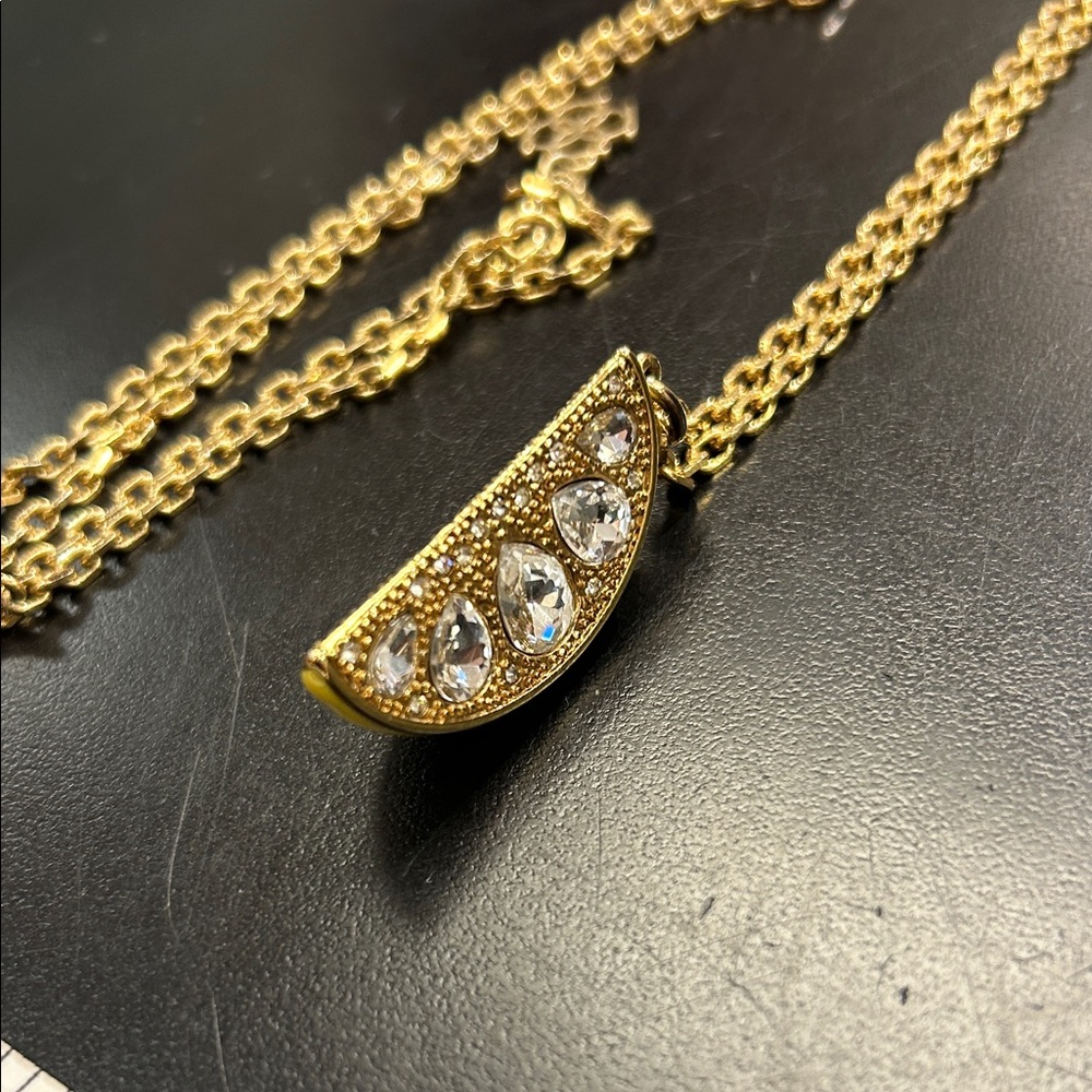 Ann Tylor Gold lemon ๐ Crescent Pendant Necklace - Picture 4 of 8